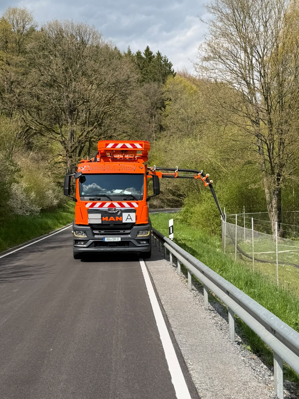 Saugarbeiten-an-einer-Klaeranlage.